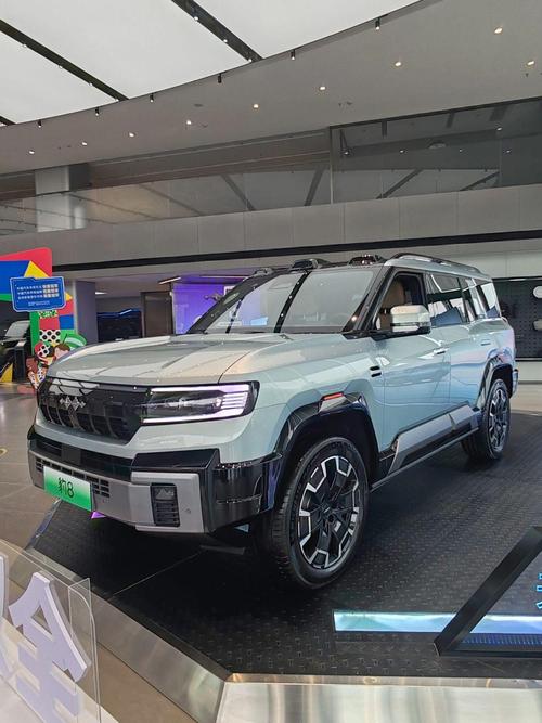 成都293比亚迪方程豹硬派越野的爆款，英菲尼迪35周年与你共成长